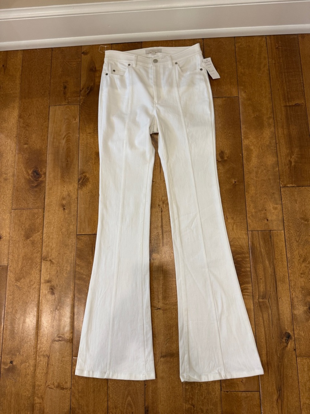 Etcetera Cream High-Rise Jeans with Front Seam and Silver Button